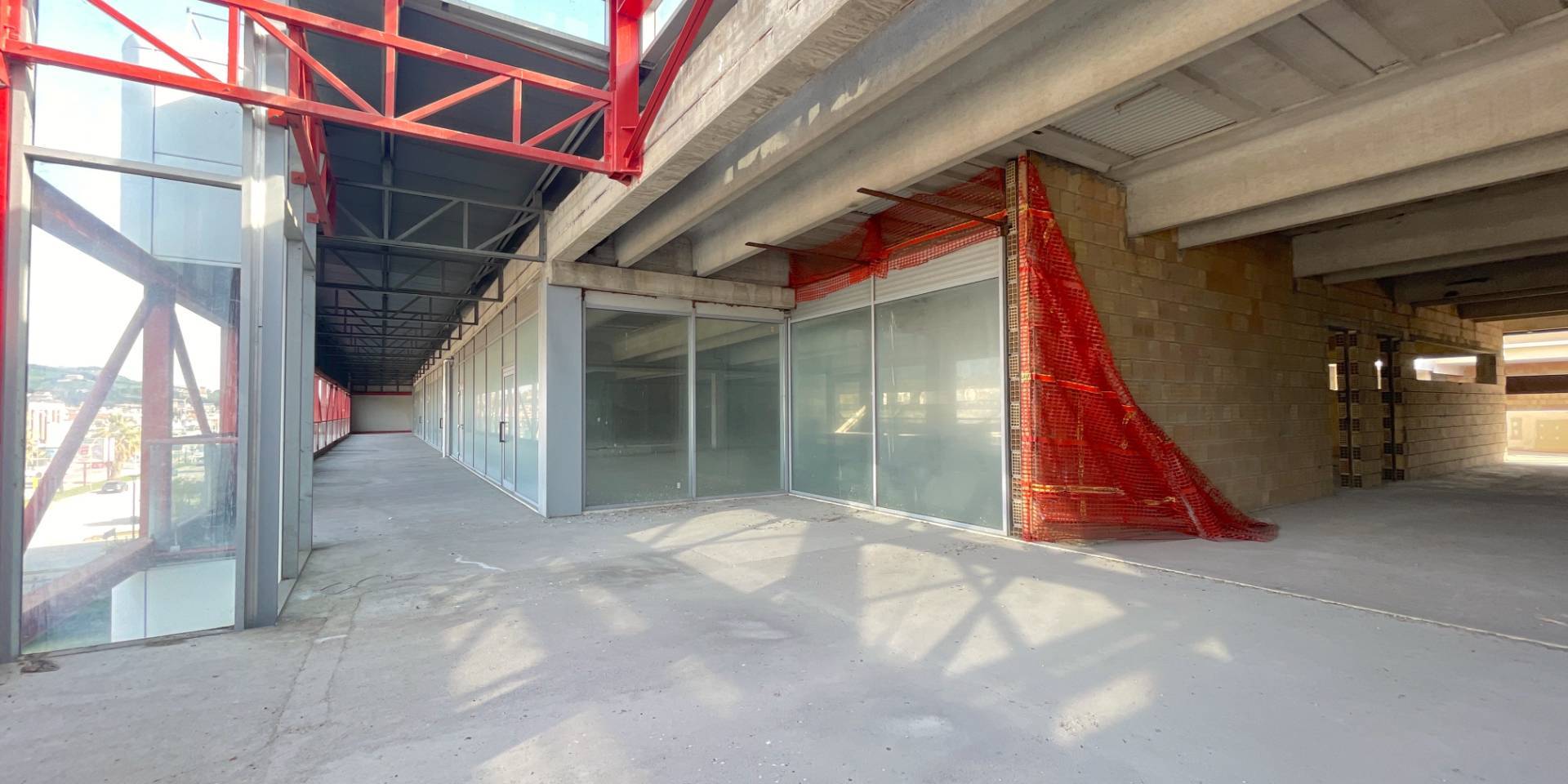 Locale Artigianale / Deposito in affitto a San Benedetto del Tronto, Porto D'ascoli residenziale