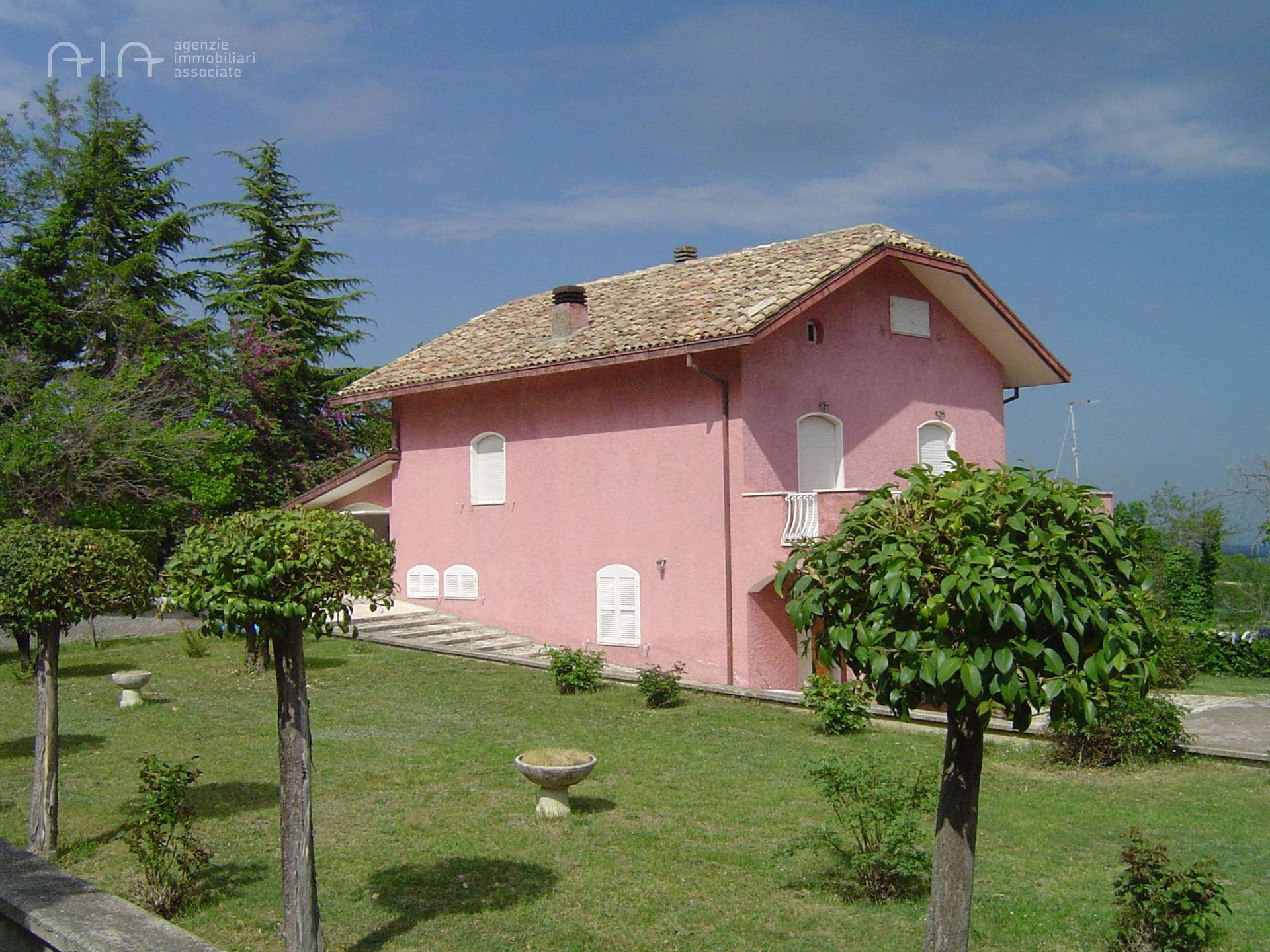 Casa cielo - terra in vendita a Montalto delle Marche, Collinare