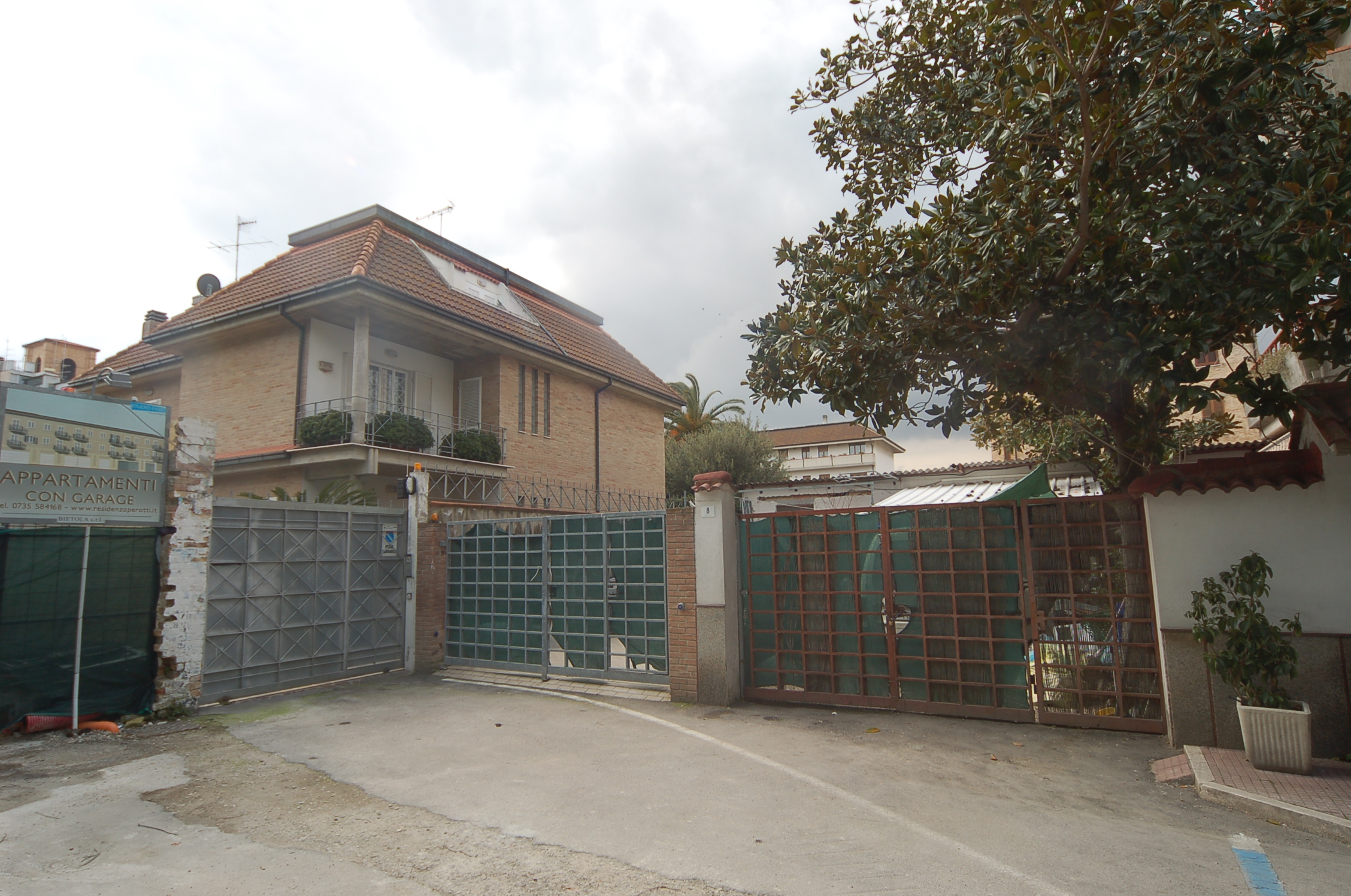 Locale Artigianale / Deposito in vendita a San Benedetto del Tronto, Centralissima