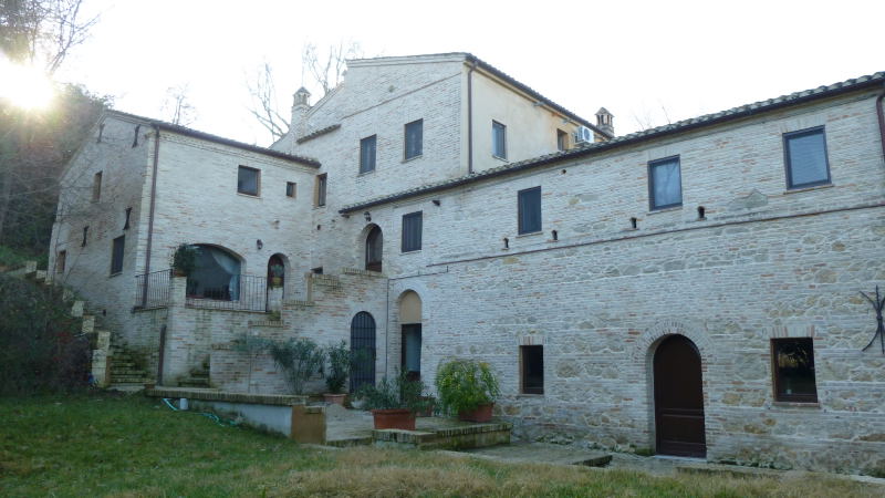 Casale Colonico Rustico in vendita a Fermo