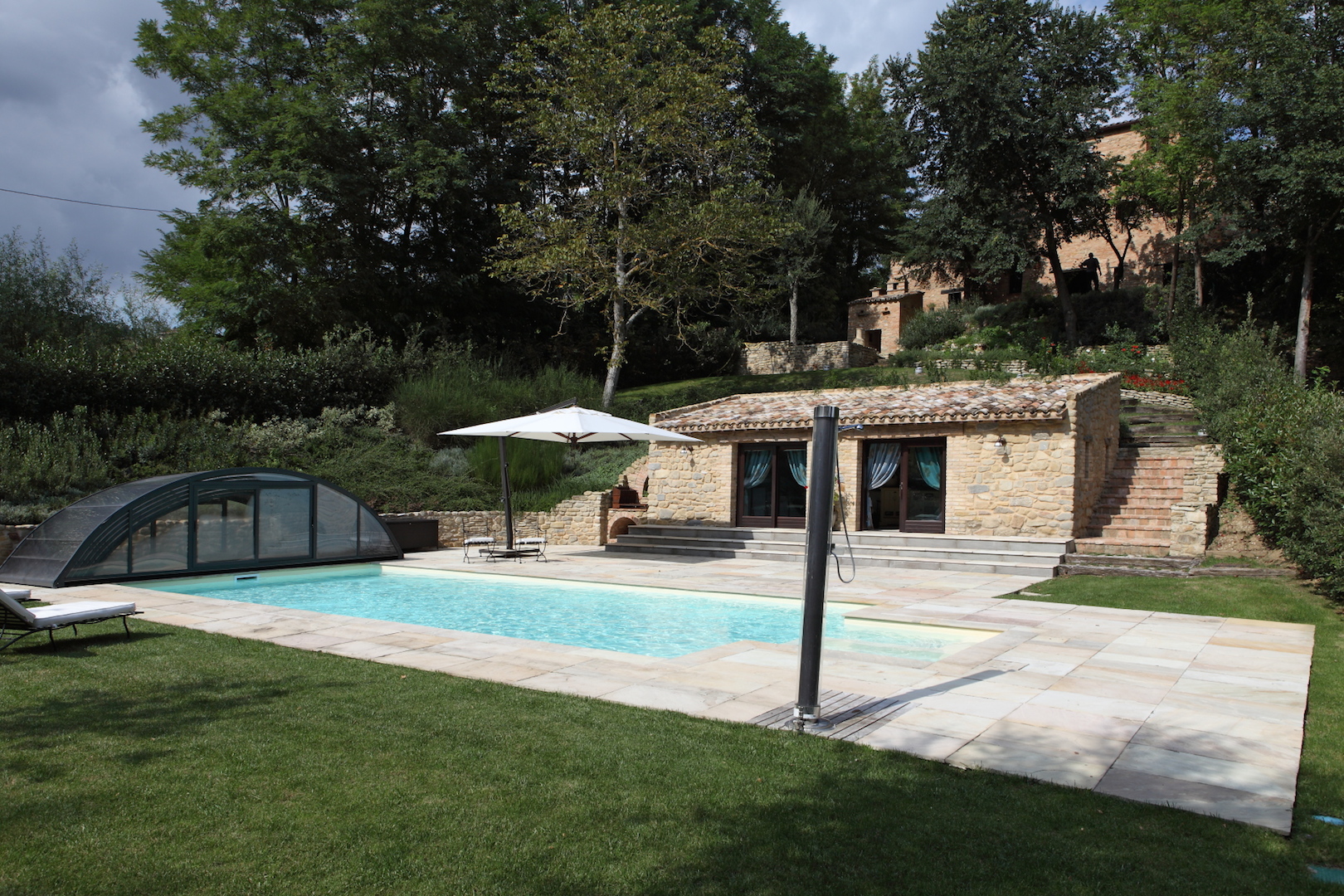 Casale Colonico Rustico in vendita a Sarnano, Centrale