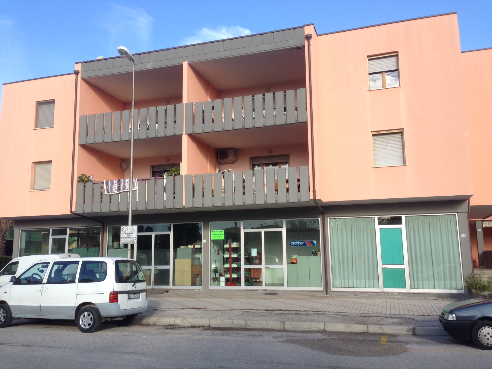 Locale Artigianale / Deposito in vendita a Martinsicuro, Villa Rosa (zona A Sud Del Centro)