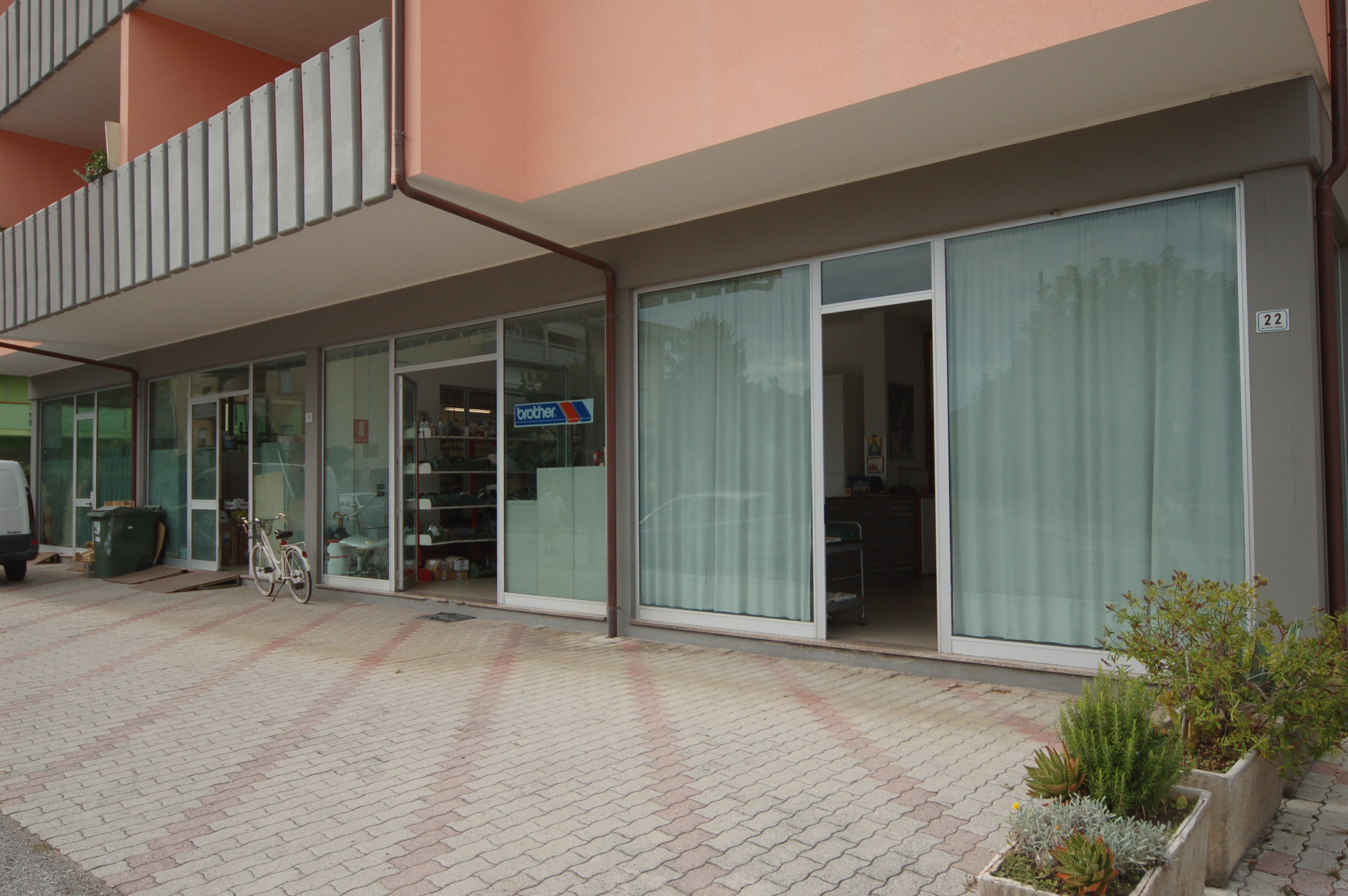 Locale Artigianale / Deposito in vendita a Martinsicuro, Villa Rosa (zona A Sud Del Centro)