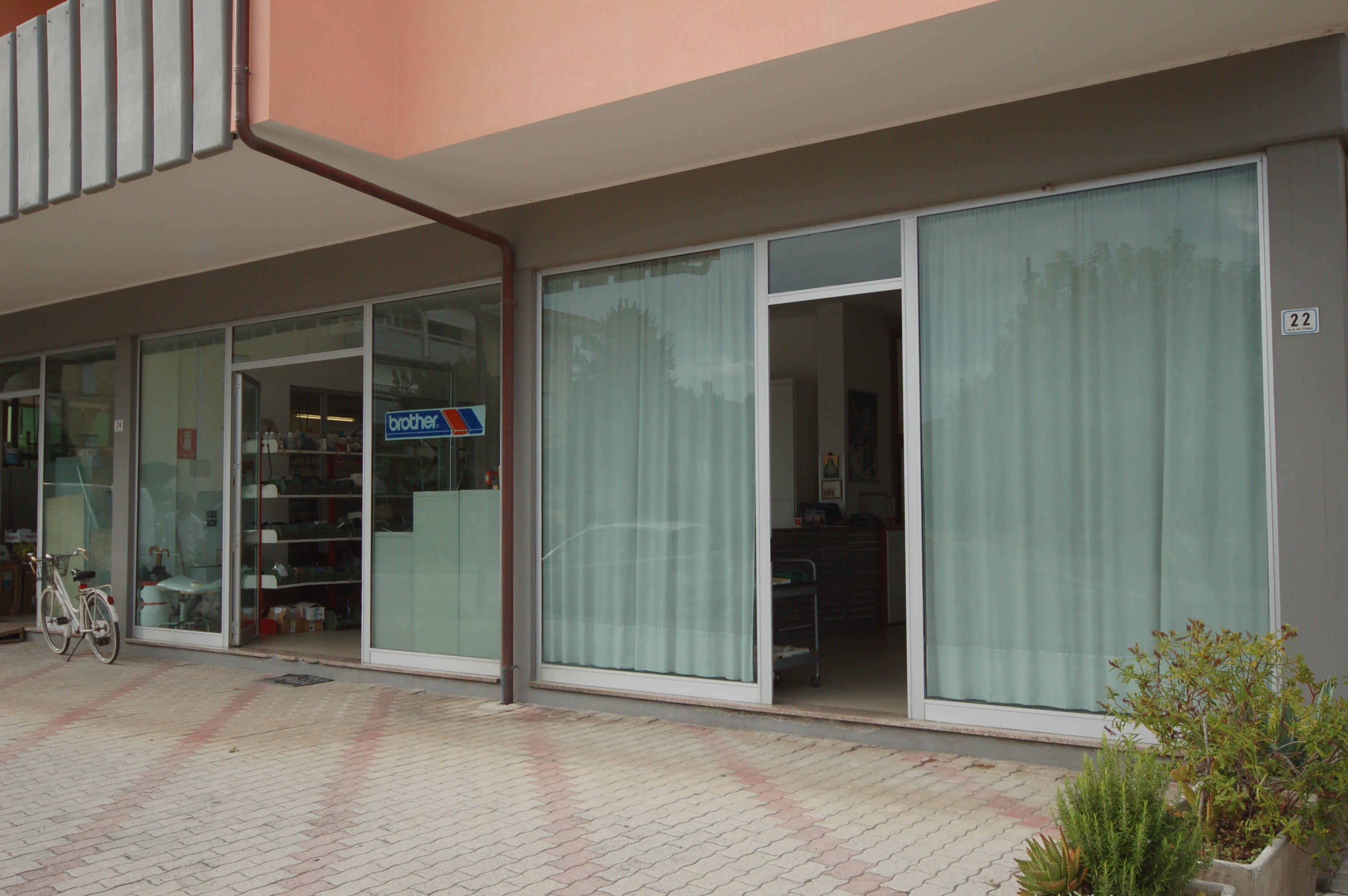 Locale Artigianale / Deposito in vendita a Martinsicuro, Villa Rosa (zona A Sud Del Centro)