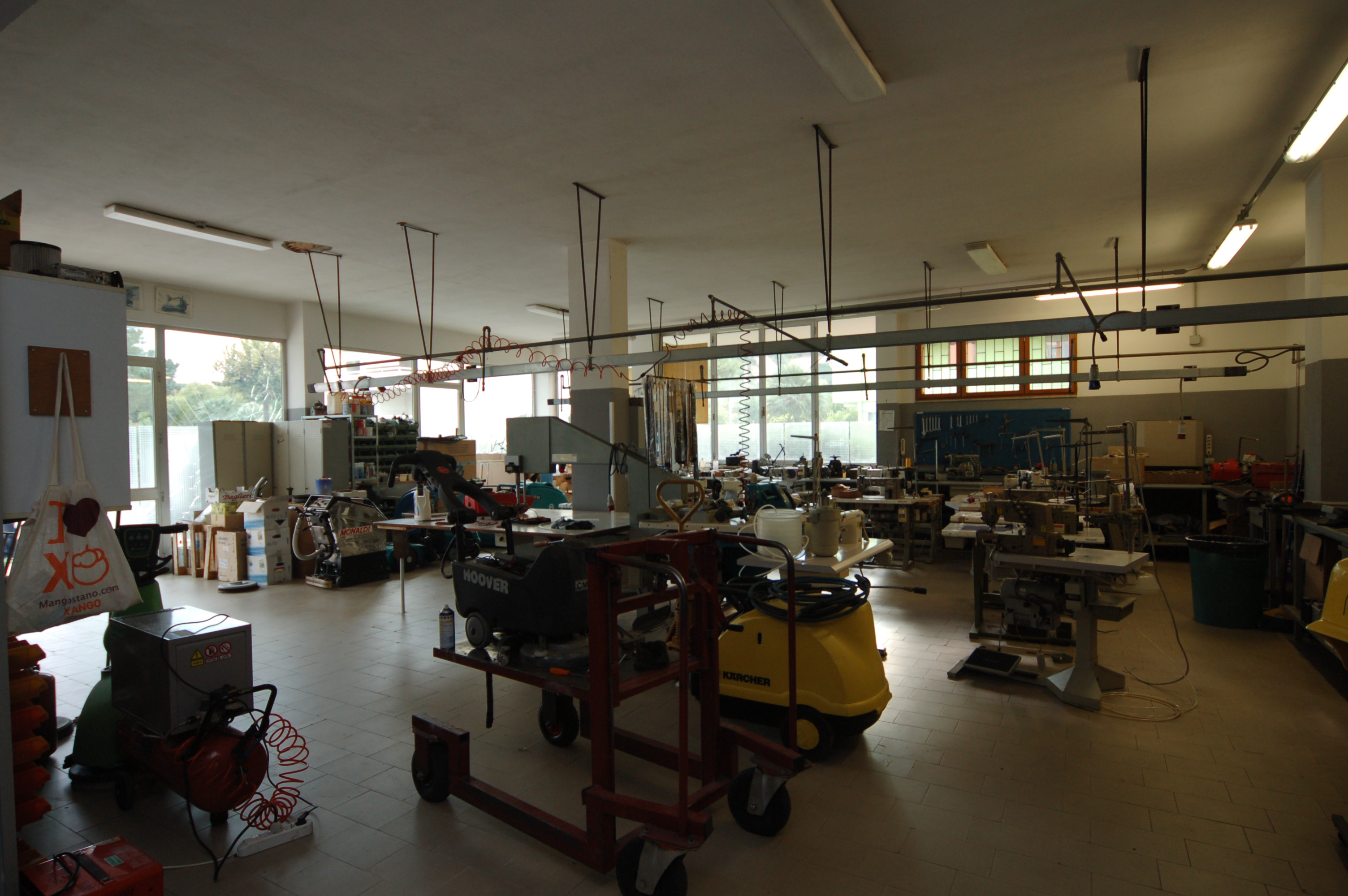 Locale Artigianale / Deposito in vendita a Martinsicuro, Villa Rosa (zona A Sud Del Centro)