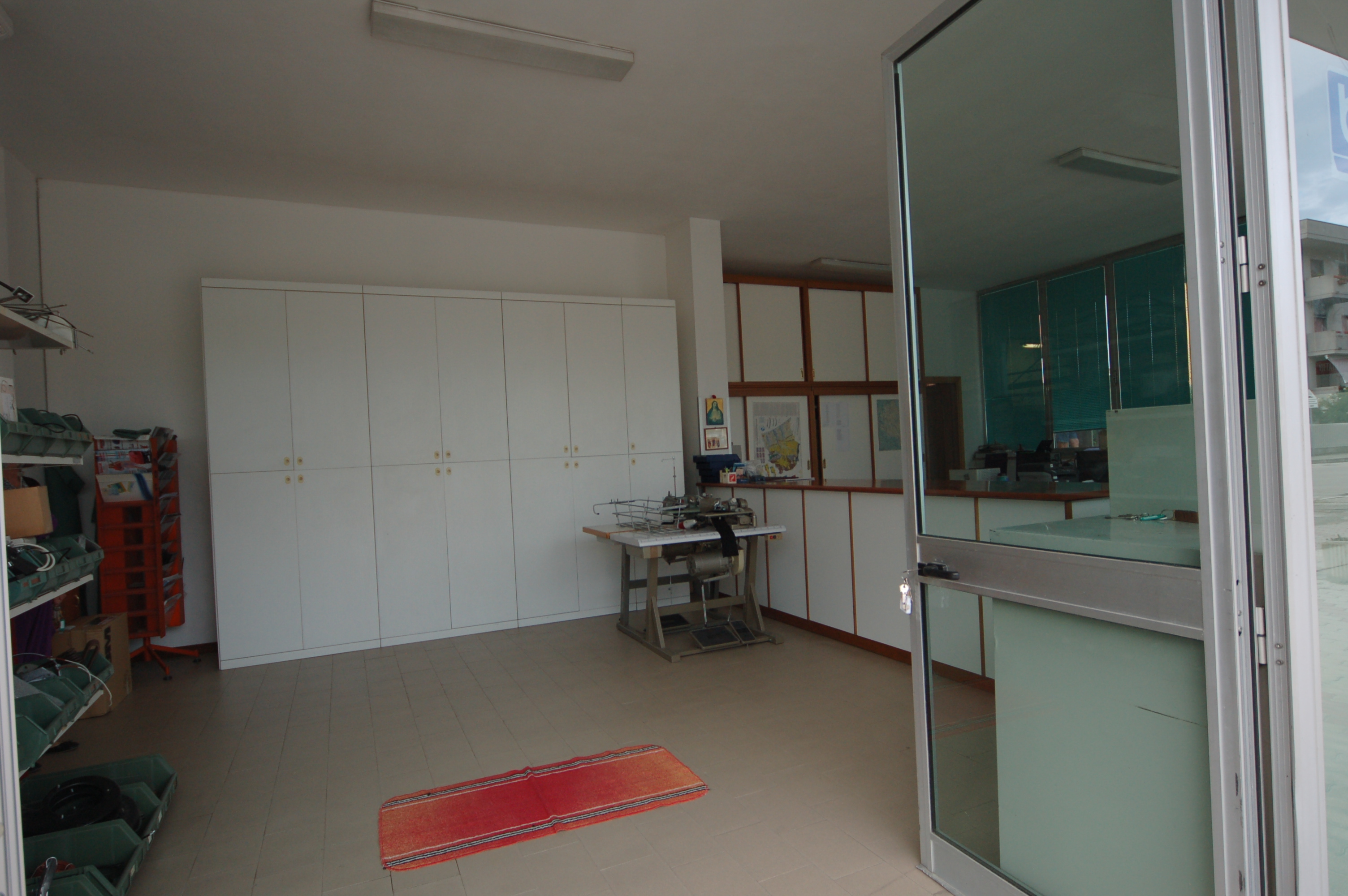 Locale Artigianale / Deposito in vendita a Martinsicuro, Villa Rosa (zona A Sud Del Centro)