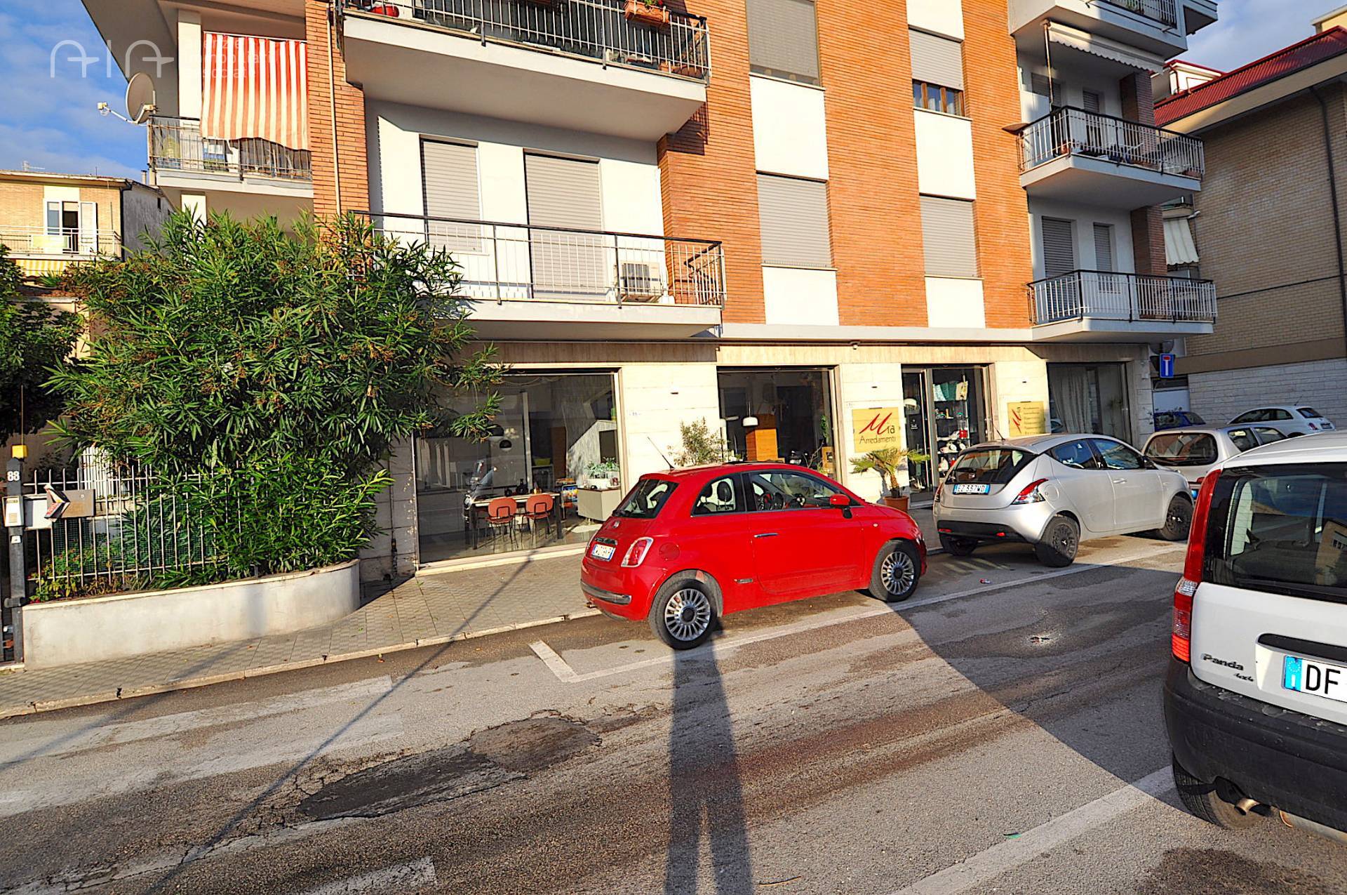 Locale Commerciale in vendita a San Benedetto del Tronto, Centralissima