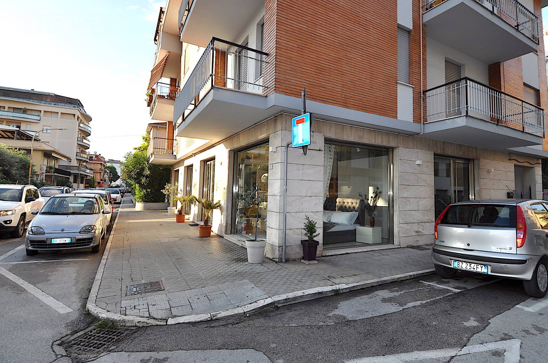 Locale Commerciale in vendita a San Benedetto del Tronto, Centralissima