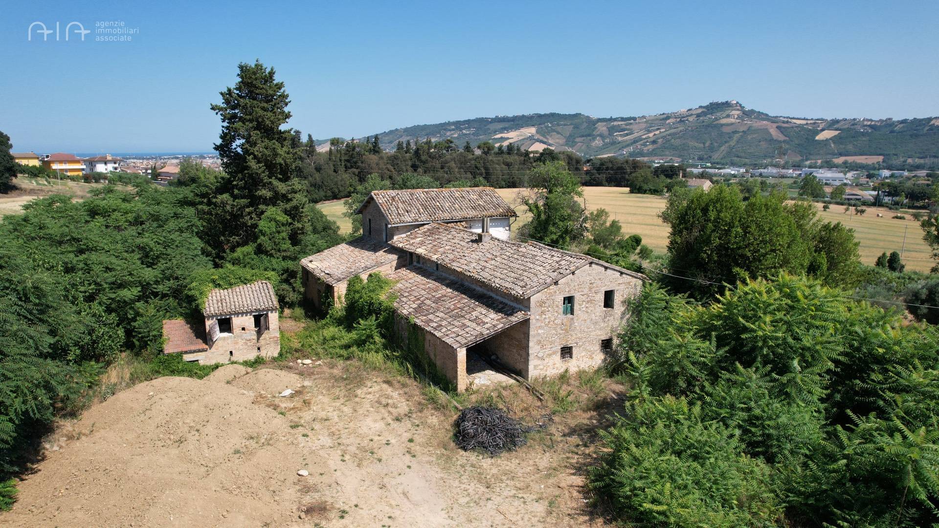 Casale Colonico Rustico in vendita a Monteprandone, Collinare