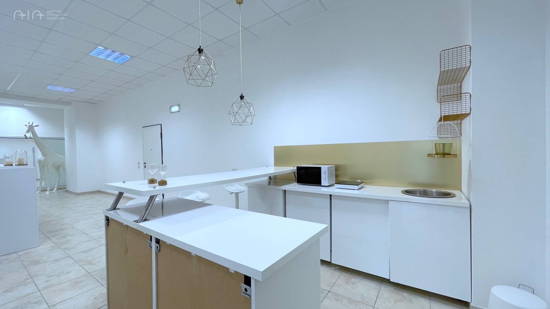 Ufficio / Studio Professionale in vendita a Colonnella, Industriale (bonifica Del Tronto)