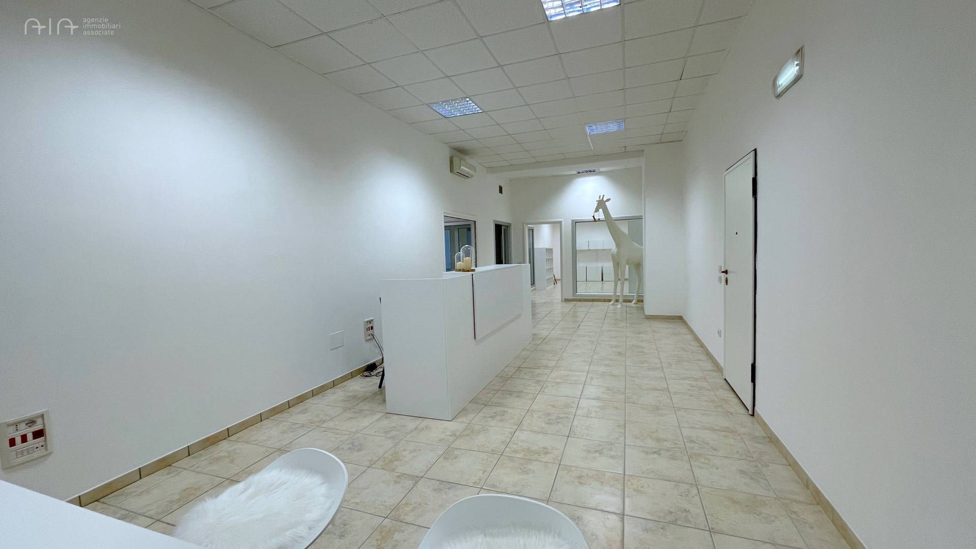 Ufficio / Studio Professionale in vendita a Colonnella, Industriale (bonifica Del Tronto)