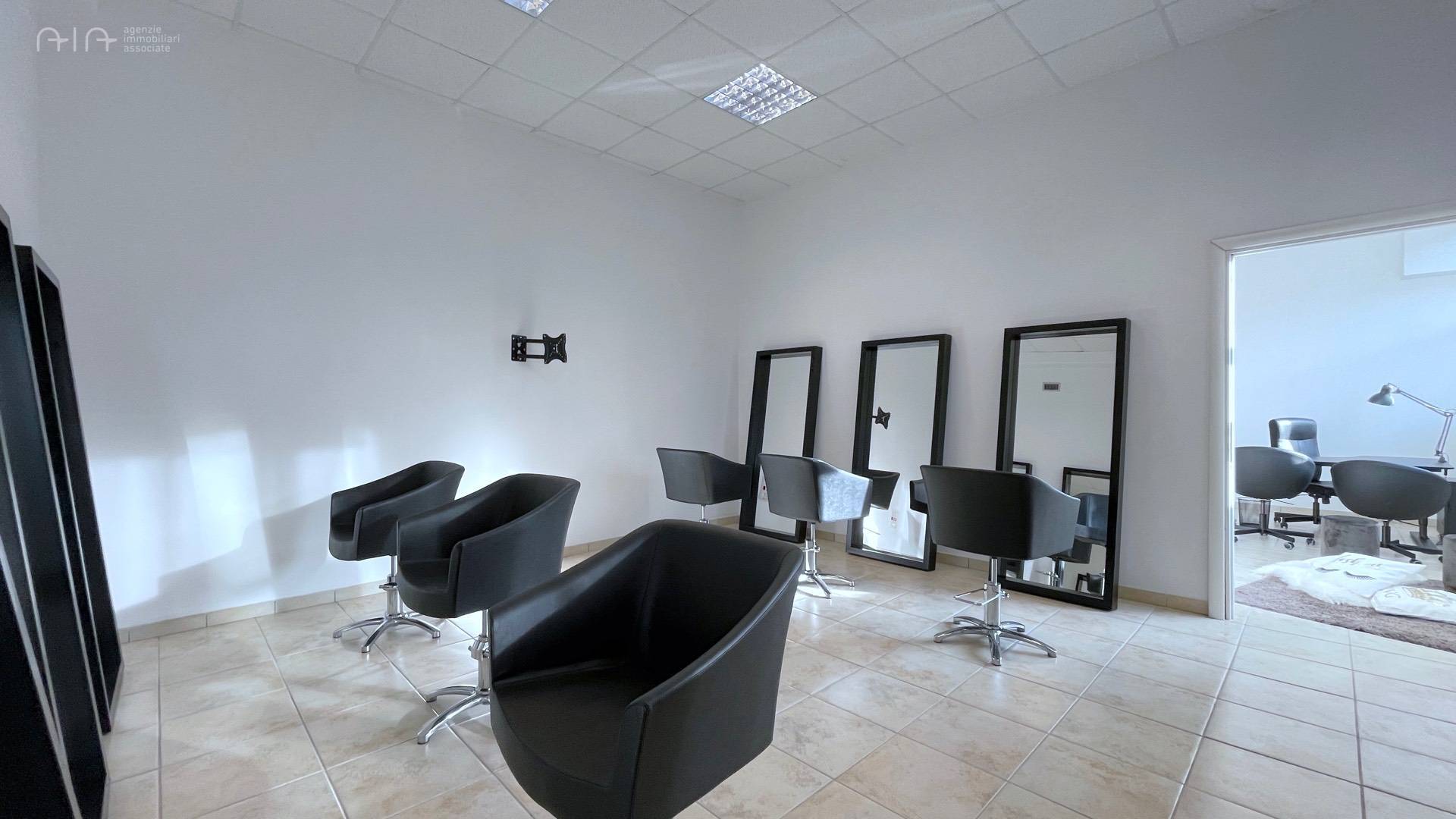 Ufficio / Studio Professionale in vendita a Colonnella, Industriale (bonifica Del Tronto)