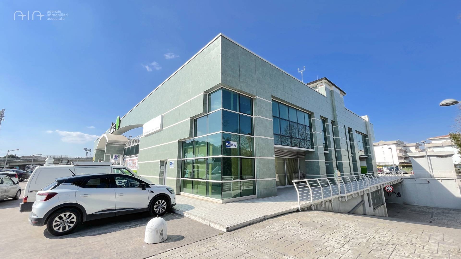 Ufficio / Studio Professionale in vendita a San Benedetto del Tronto, Porto D'ascoli residenziale