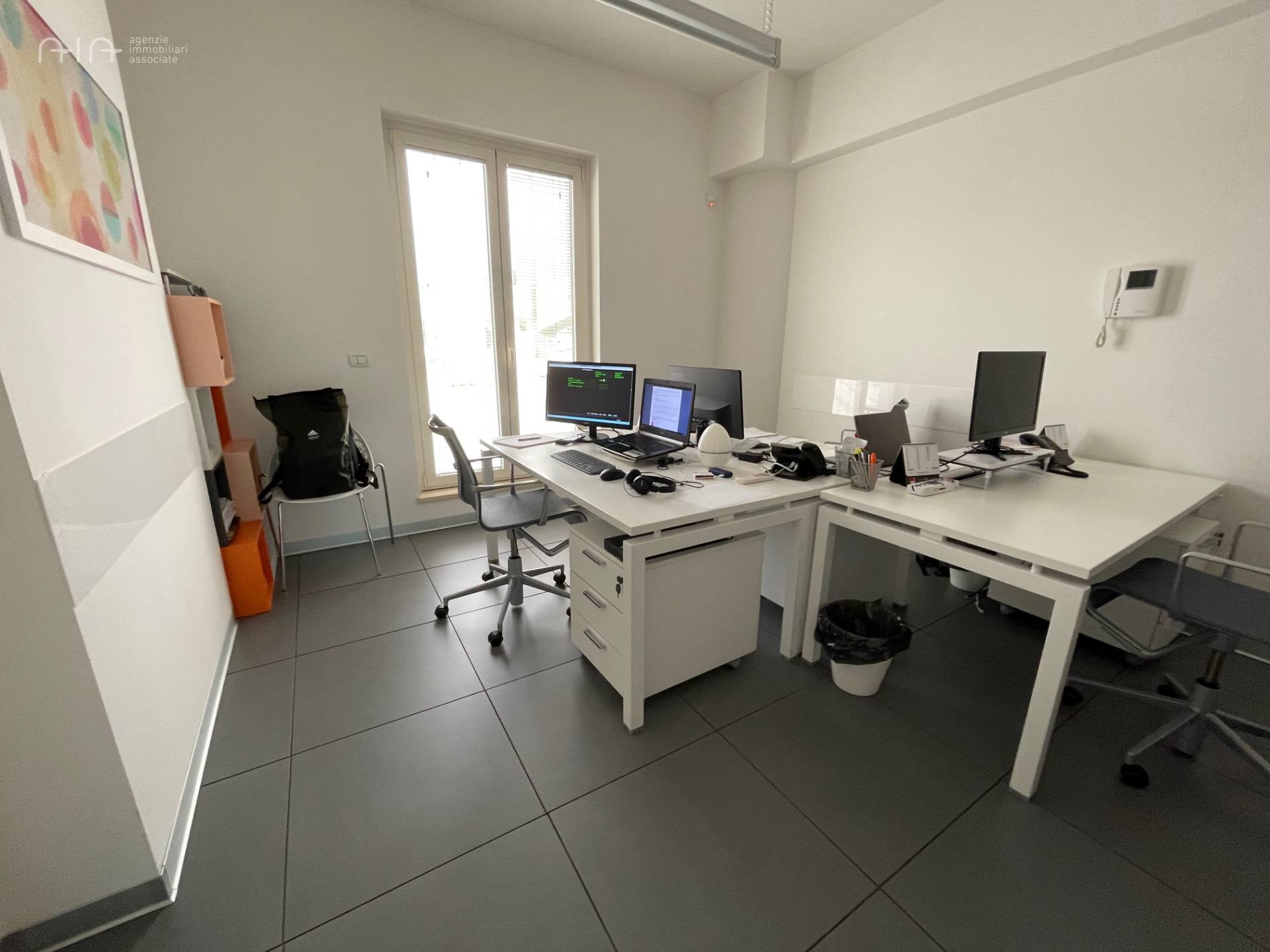 Ufficio / Studio Professionale in vendita a San Benedetto del Tronto, Porto D'ascoli residenziale