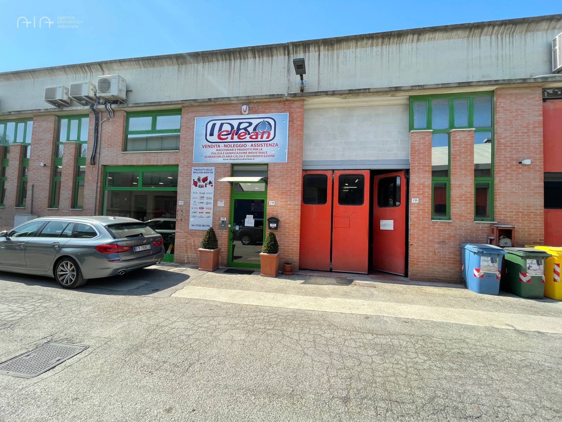 Locale Artigianale / Deposito in vendita a Grottammare, Centrale (tra La ss16 e ferrovia, fino al fi