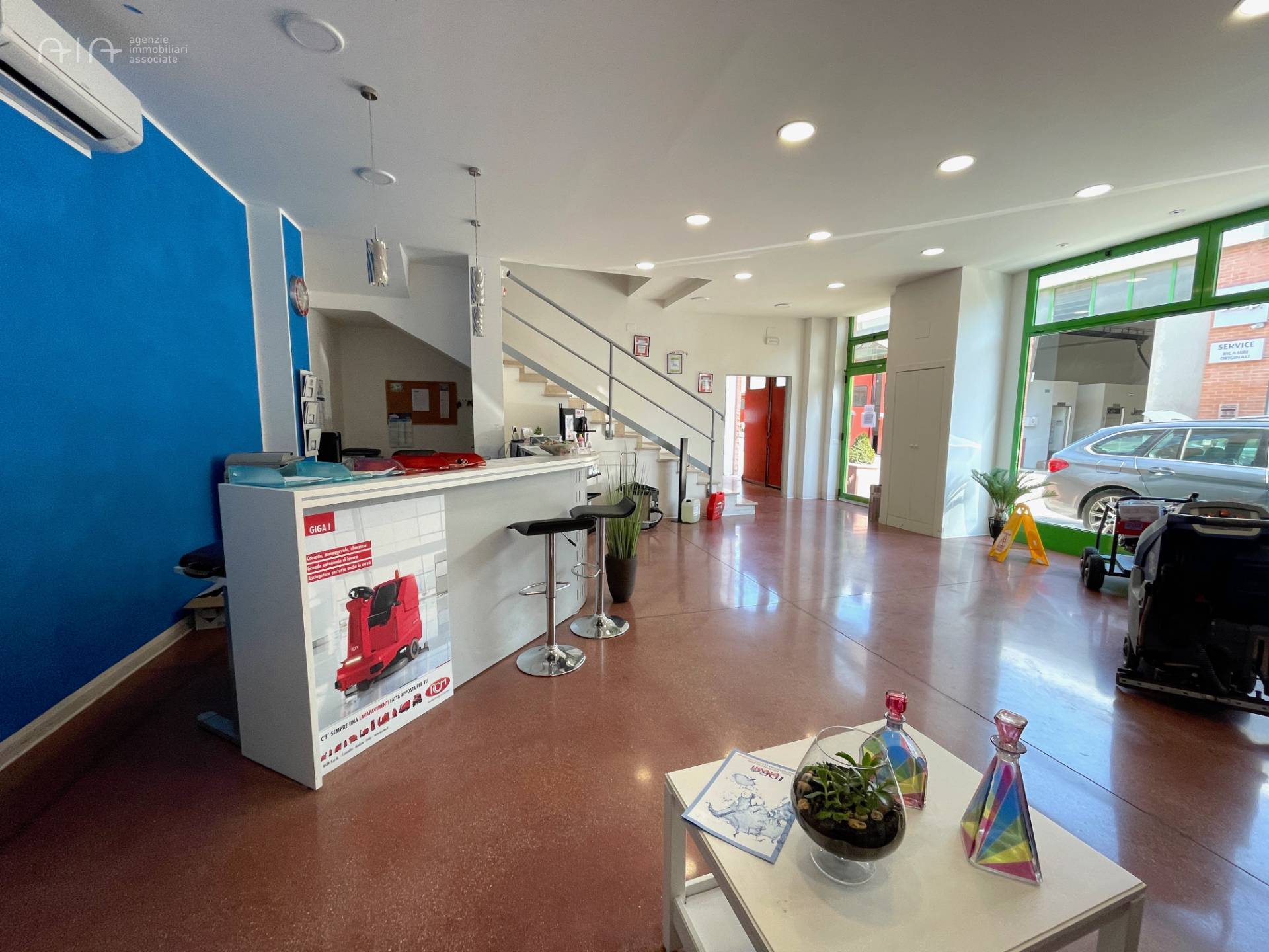 Locale Artigianale / Deposito in vendita a Grottammare, Centrale (tra La ss16 e ferrovia, fino al fi