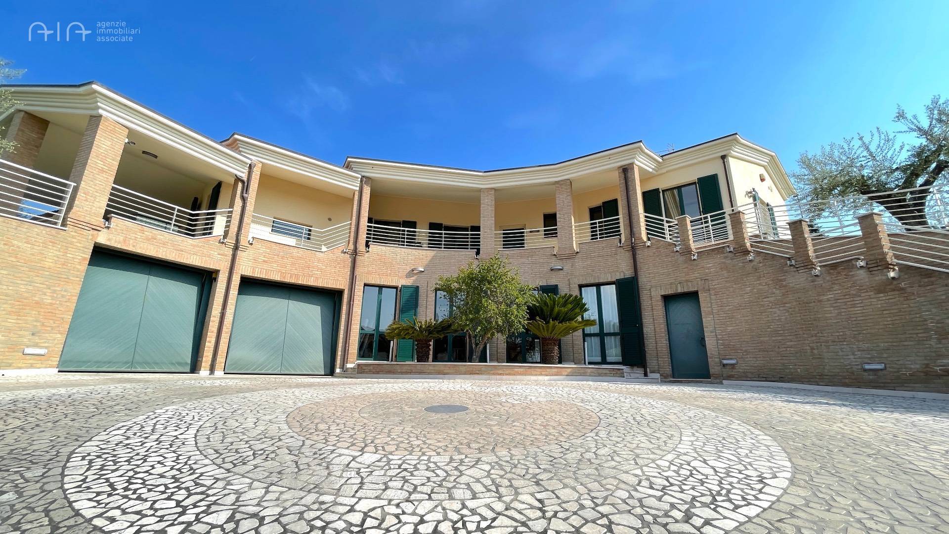 Villa singola in vendita a Castel di Lama, Piattoni