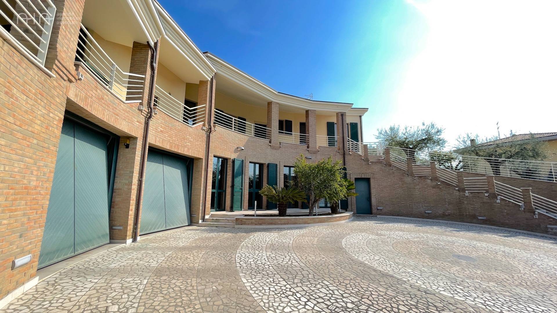 Villa singola in vendita a Castel di Lama, Piattoni