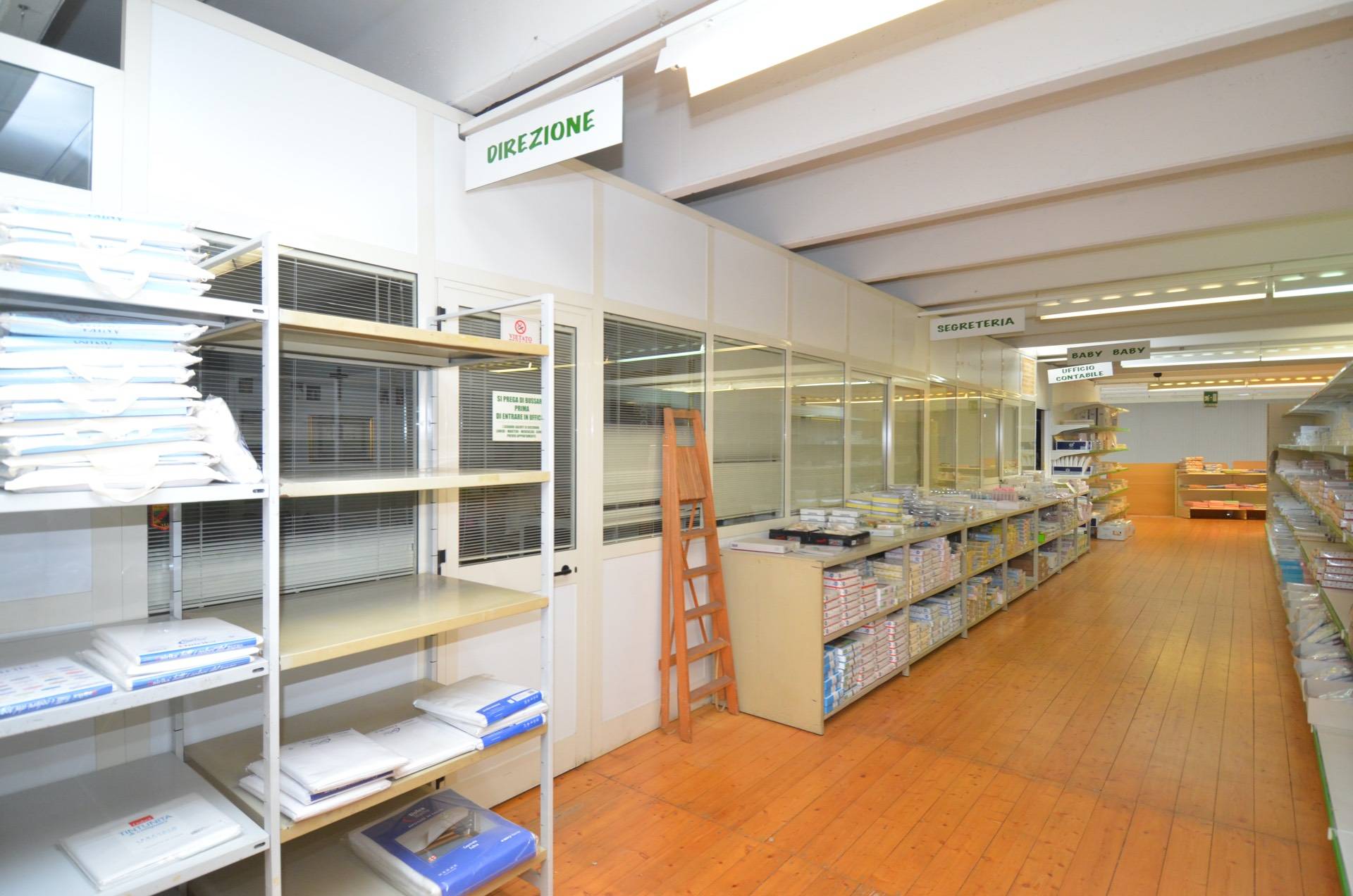 Locale Commerciale in vendita a San Benedetto del Tronto, Porto D'ascoli residenziale