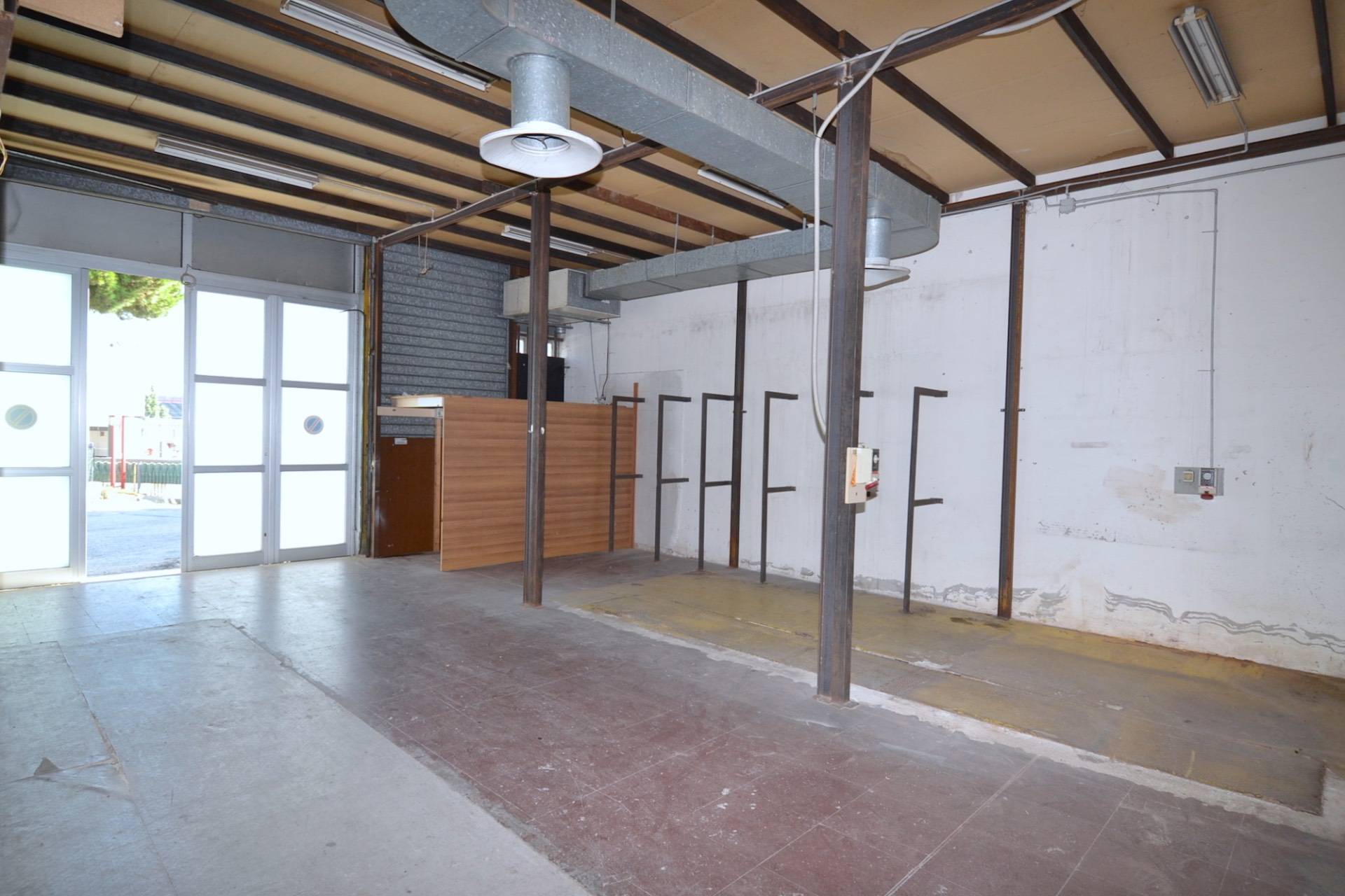 Locale Artigianale / Deposito in vendita a San Benedetto del Tronto, Residenziale Sud