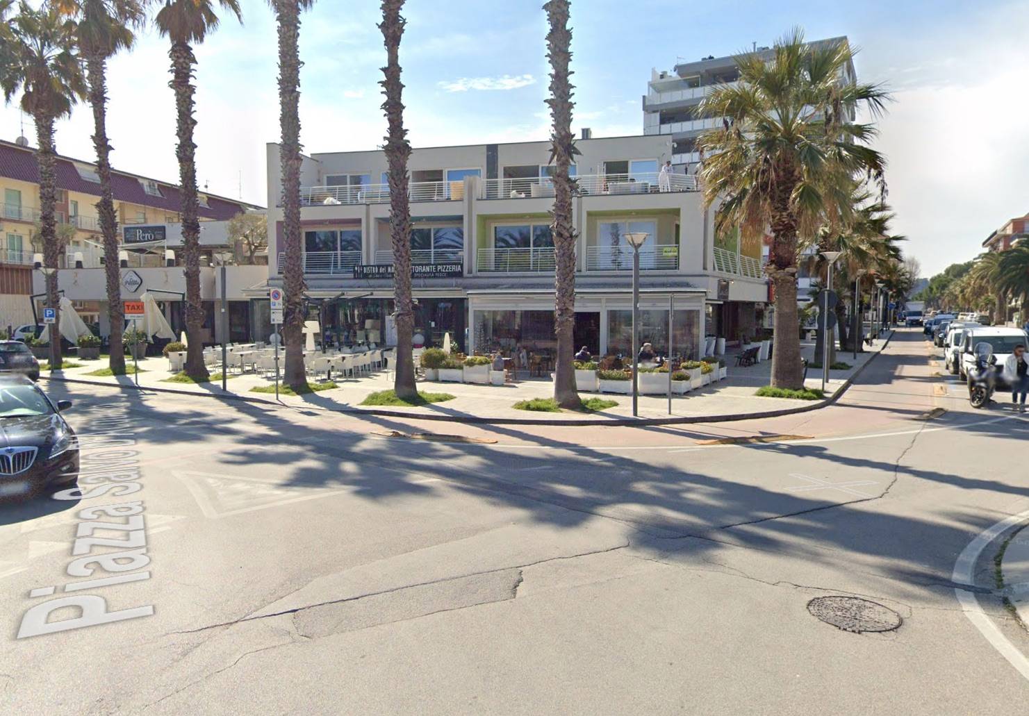 Locale Commerciale in vendita a San Benedetto del Tronto, Porto D'ascoli lungomare