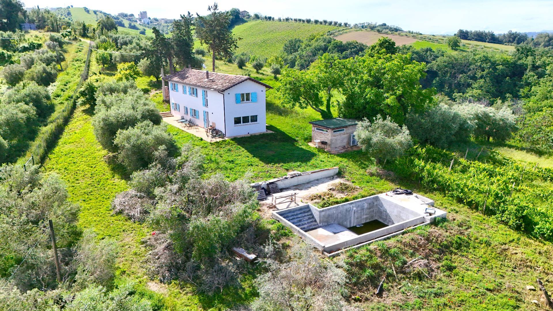 Casale Colonico Rustico in vendita a Castorano, Collinare