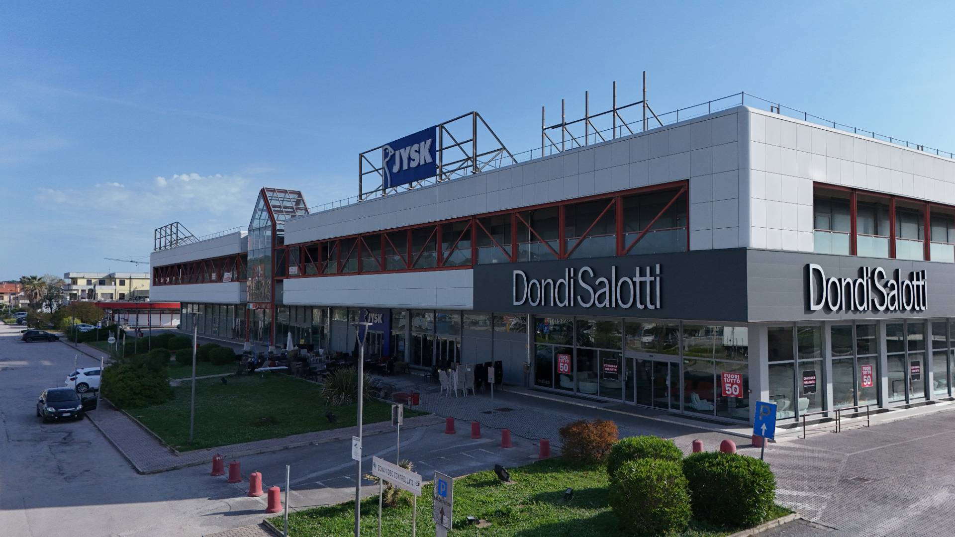 Locale Artigianale / Deposito in affitto a San Benedetto del Tronto, Porto D'ascoli residenziale