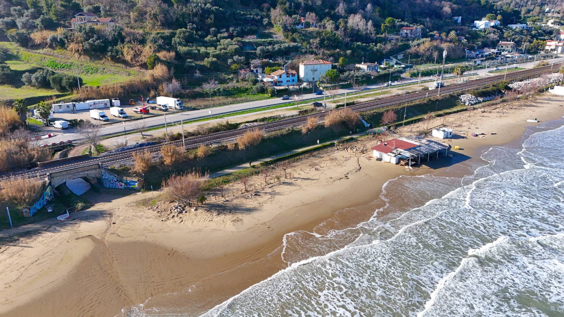 Terreno Agricolo (con / Senza Piccolo Prefabbricato) in vendita a Cupra Marittima, Lungomare (al Di 