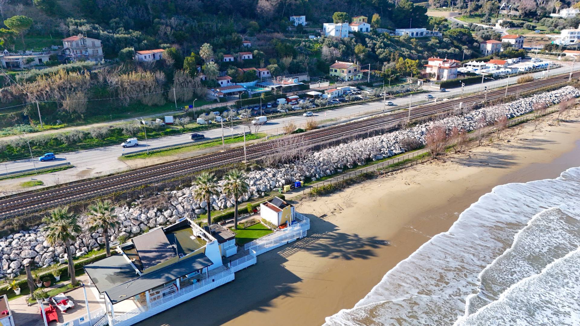 Terreno Agricolo (con / Senza Piccolo Prefabbricato) in vendita a Cupra Marittima, Lungomare (al Di 