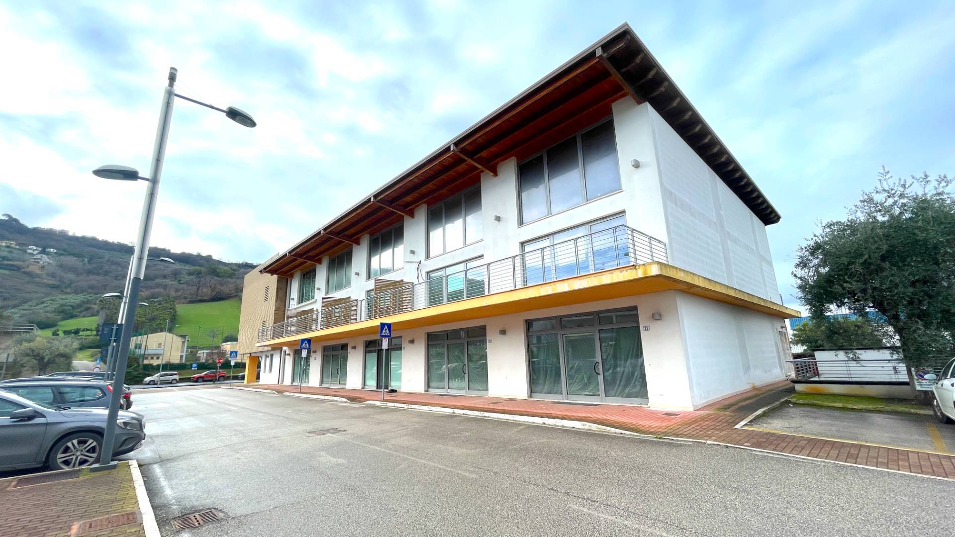 Ufficio / Studio Professionale in vendita a Colonnella, Industriale (bonifica Del Tronto)