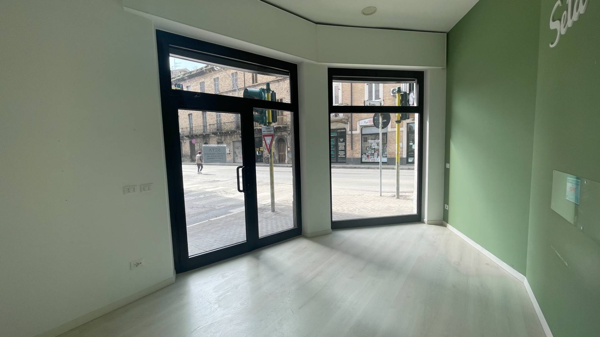 Locale Commerciale in affitto a San Benedetto del Tronto, Centralissima