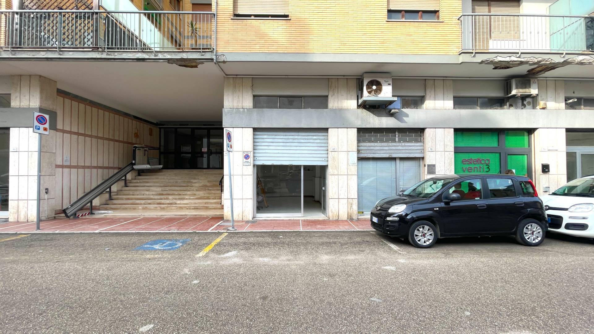 Garage / Autorimessa / Box in vendita a Grottammare, Ischia Ascolani (a sud del fiume Tesino, sopra 