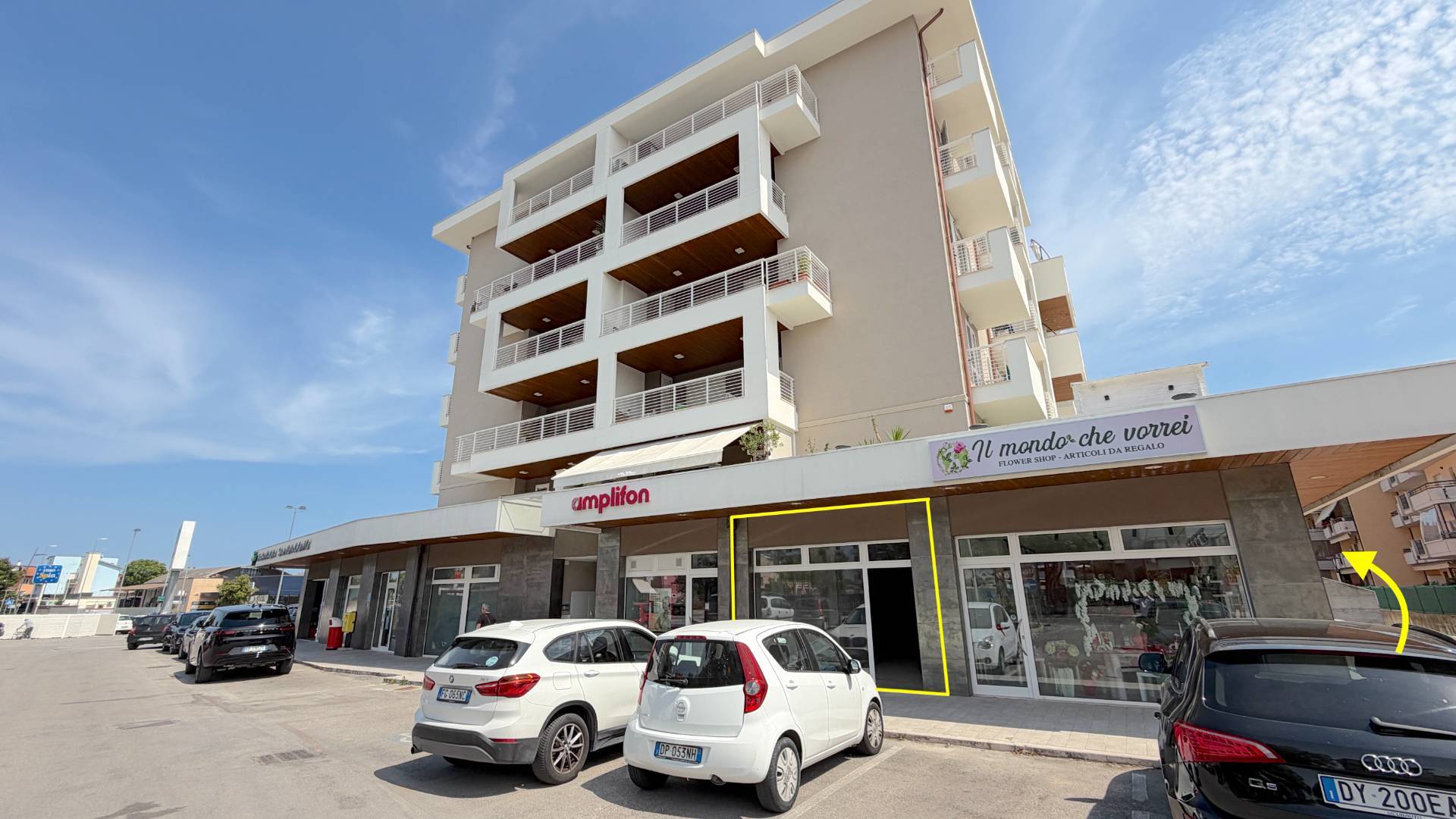 Locale Commerciale in vendita a Monteprandone, Centobuchi