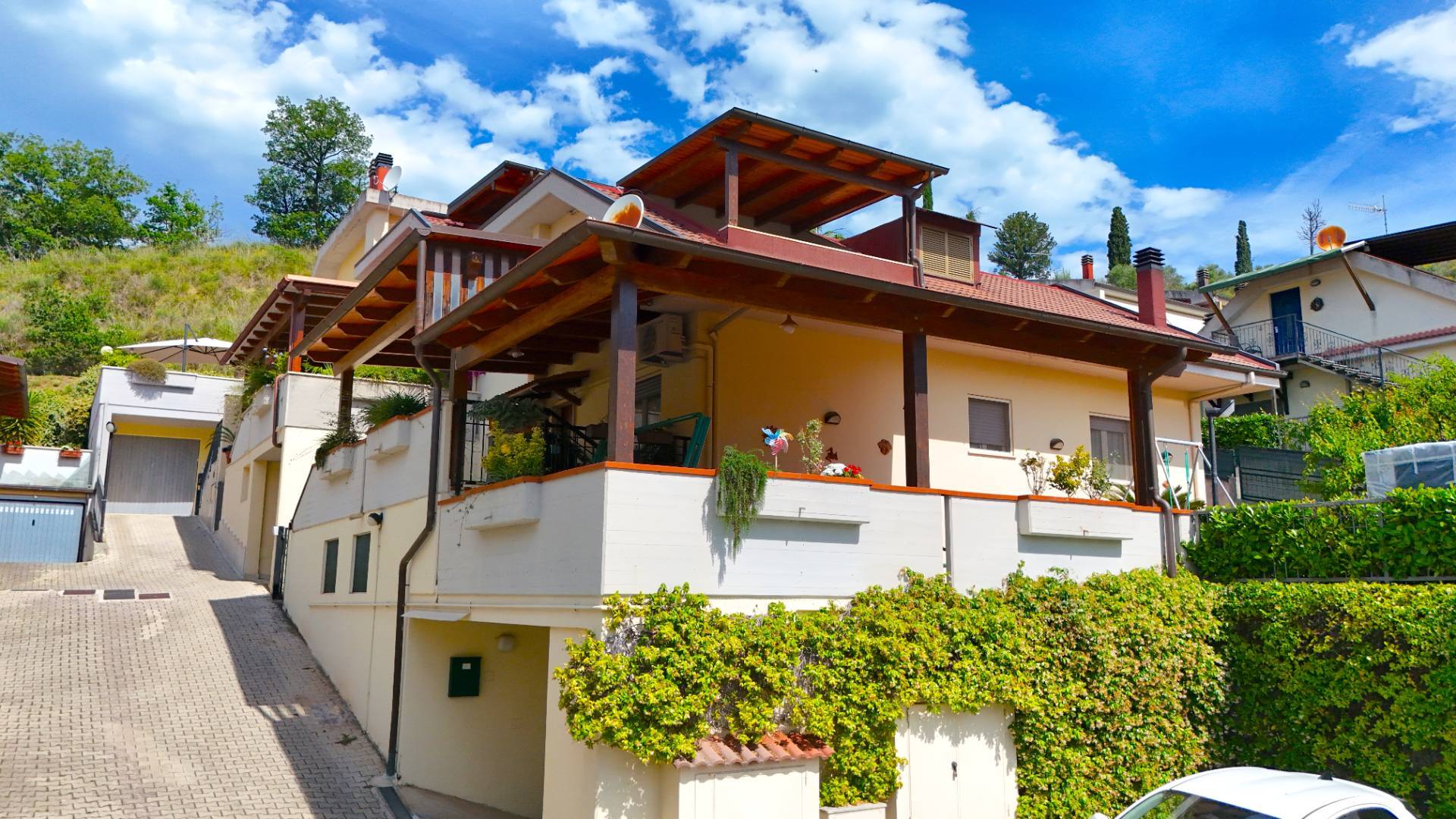 Villino a schiera / bifamiliare in vendita a Ascoli Piceno, Monticelli Alto