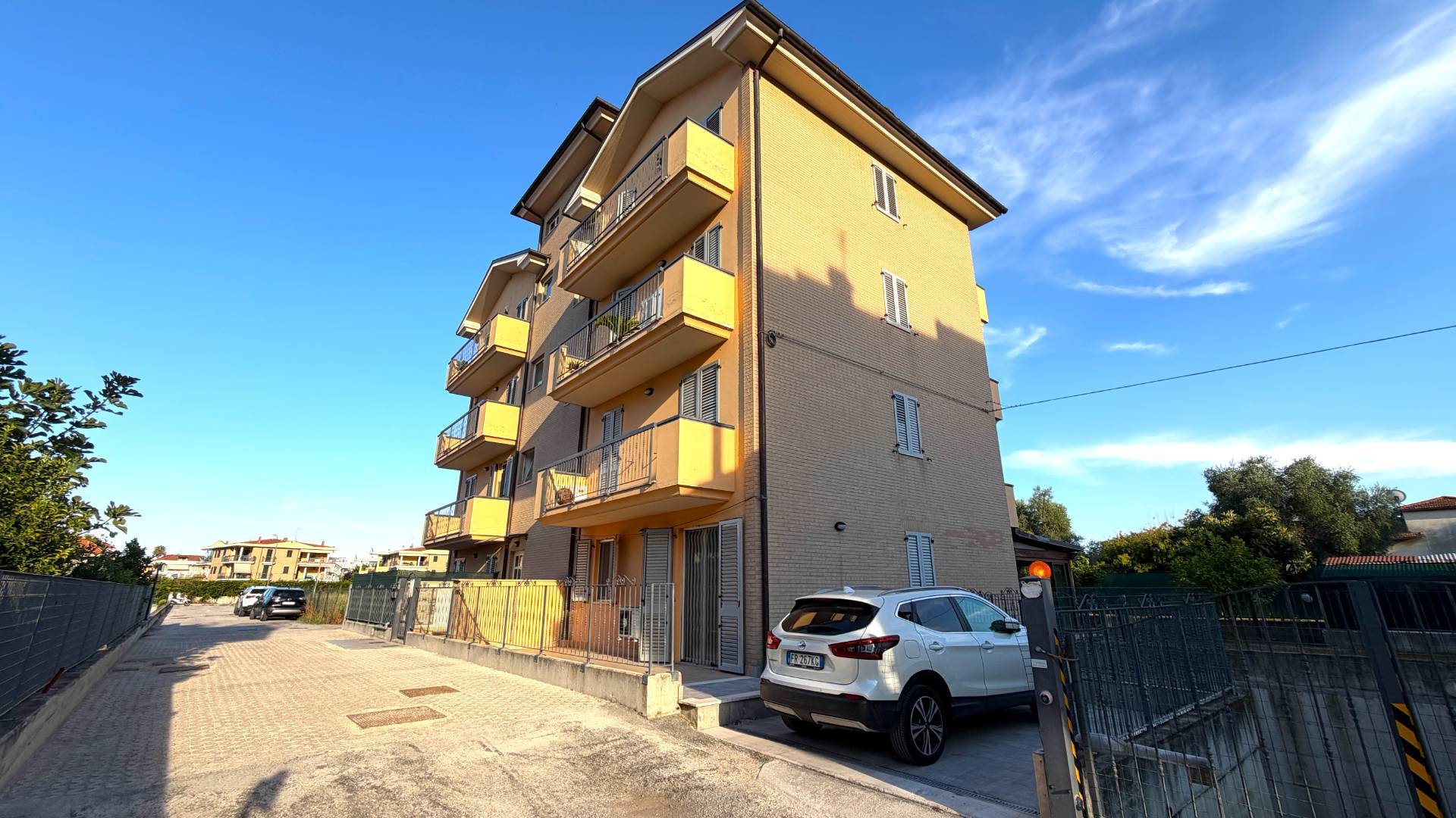 Appartamento in vendita a Grottammare, Ischia Ascolani (a sud del fiume Tesino, sopra ferrovia)