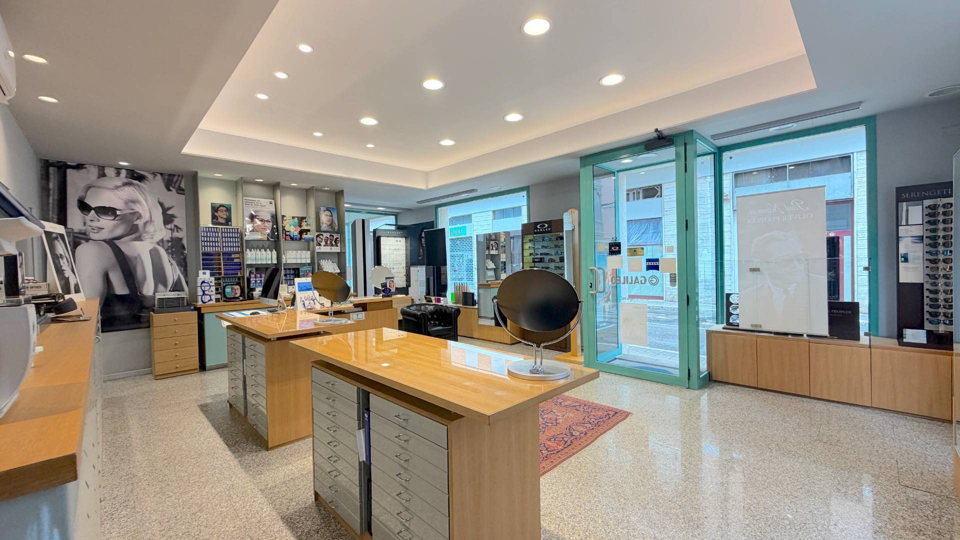 Locale Commerciale in affitto a San Benedetto del Tronto, Centralissima