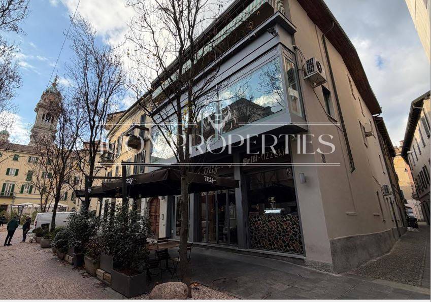 Negozio in affitto a Varese, Centro