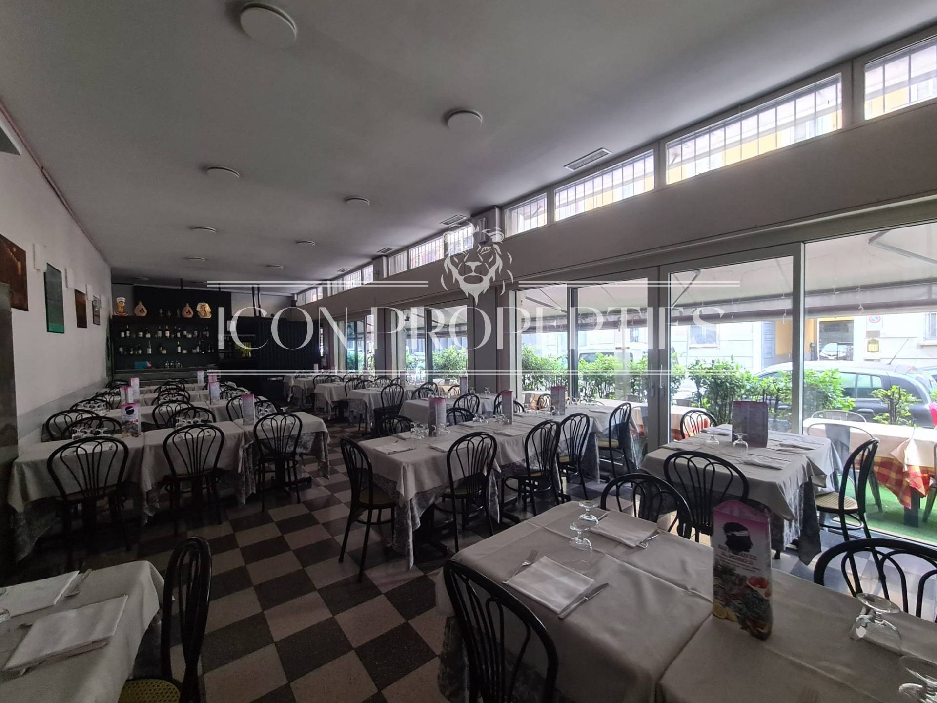 Negozio in vendita a Milano, Solari