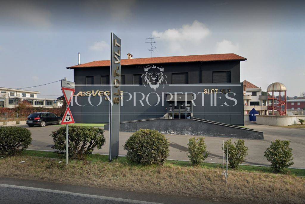 Immobile commerciale/Complesso industriale in vendita a Fino Mornasco