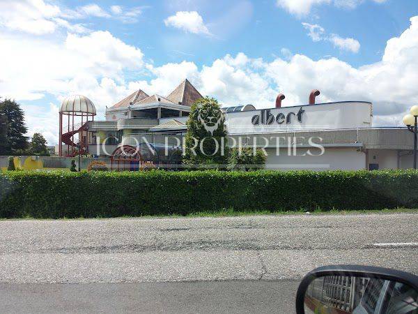 Immobile commerciale/Complesso industriale in vendita a Fino Mornasco