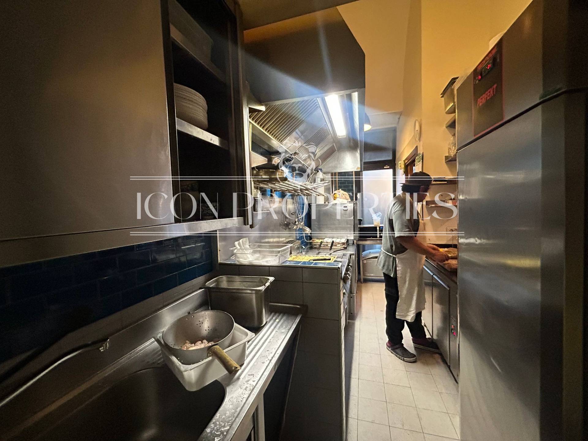 Negozio in affitto a Milano, Solari