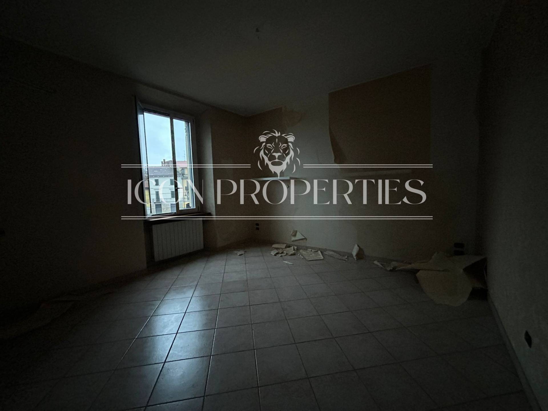 Ufficio in affitto a Saronno, Centro