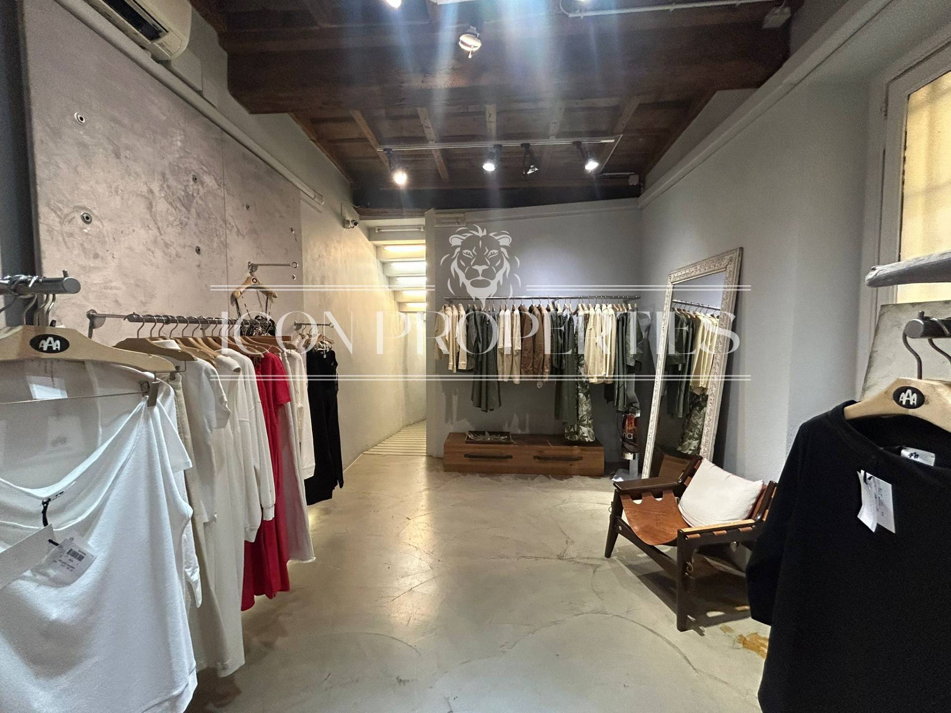 Negozio in vendita a Milano, Ticinese