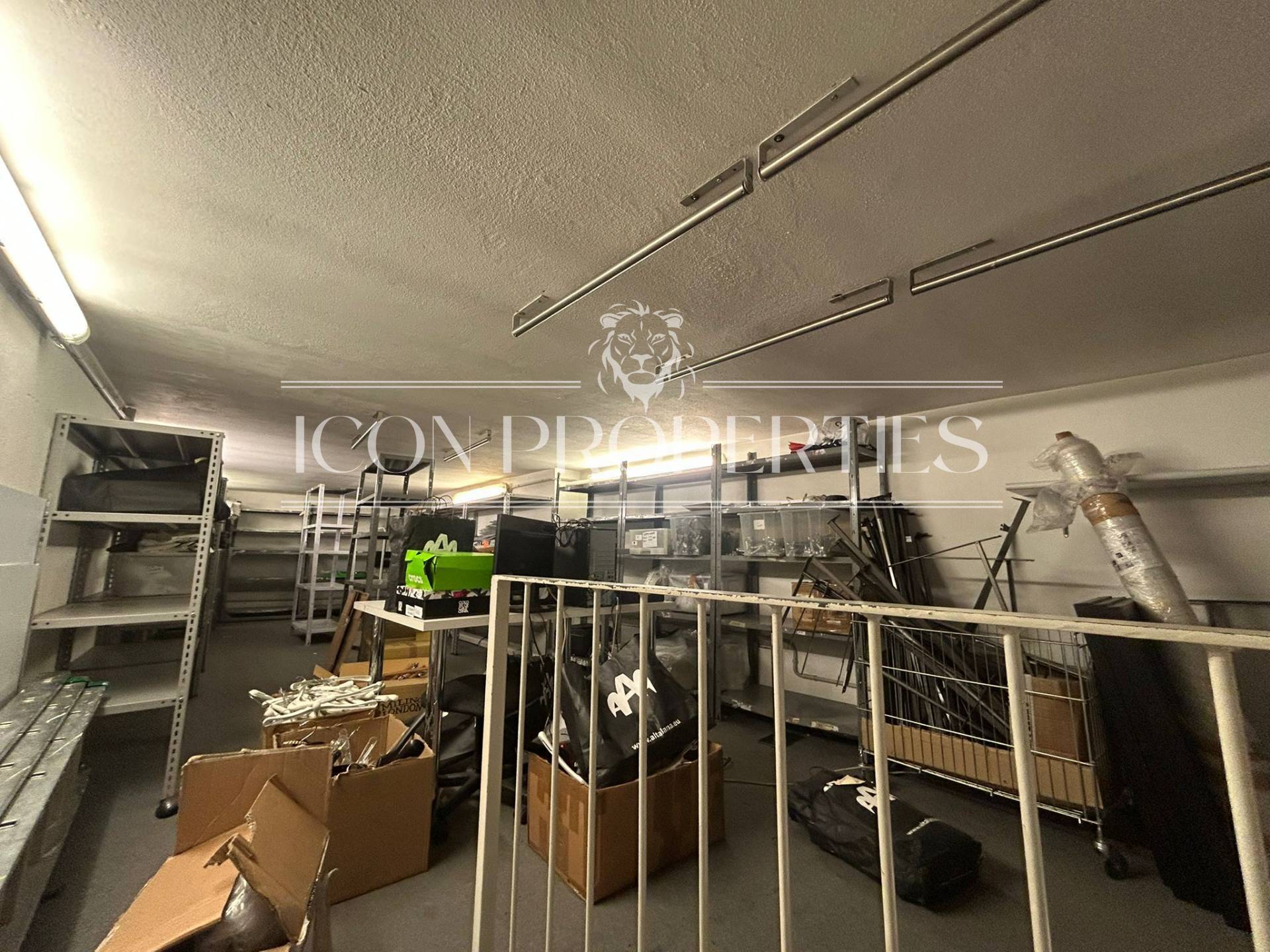 Negozio in vendita a Milano, Ticinese