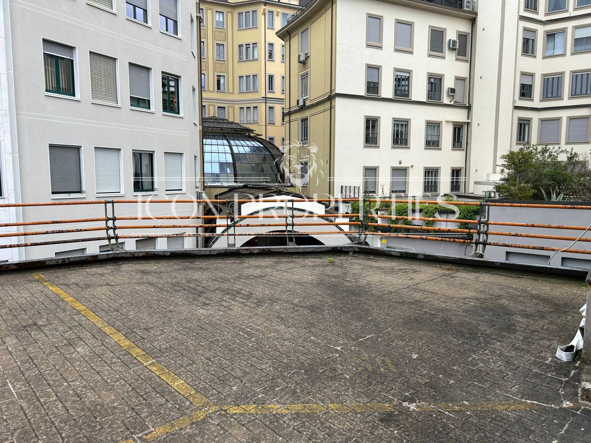 Posto auto coperto in vendita a Milano, Duomo