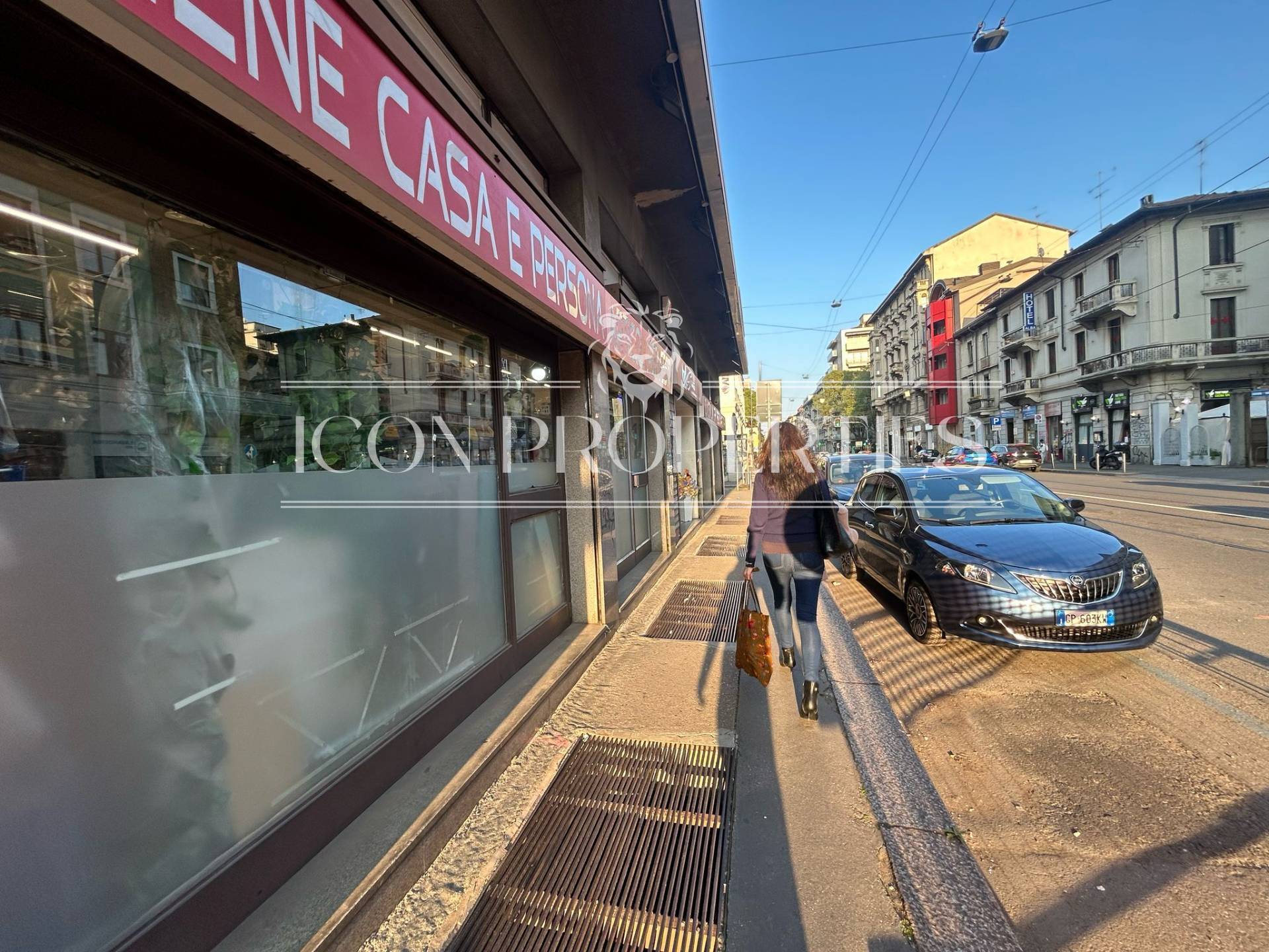 Negozio in vendita a Milano, Loreto