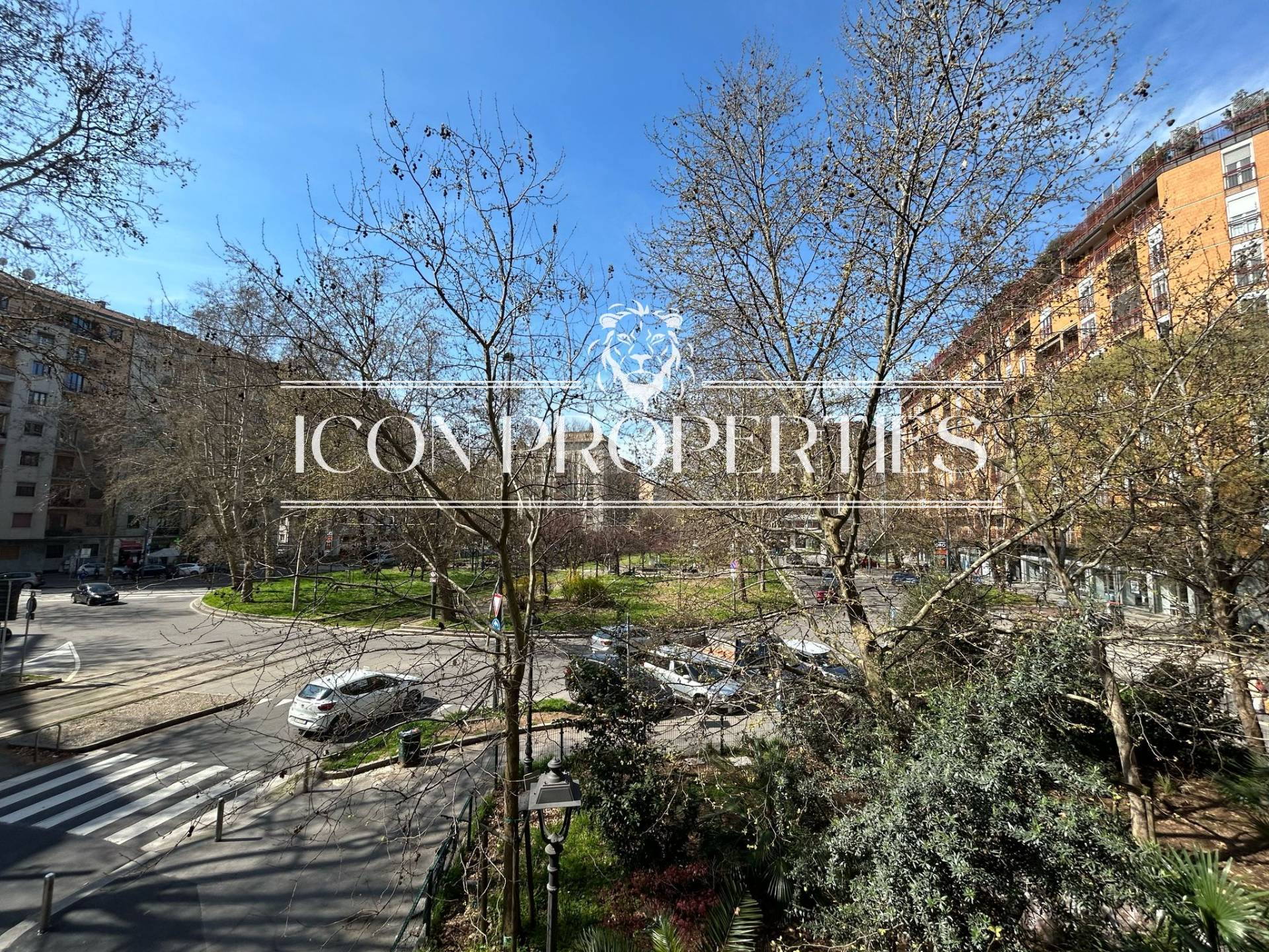 Negozio in vendita a Milano, Cenisio