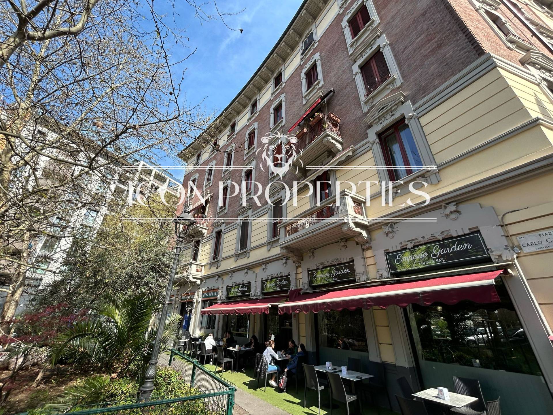 Negozio in vendita a Milano, Cenisio