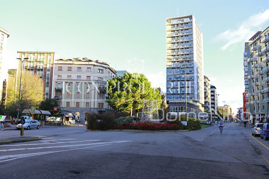 Negozio in vendita a Sesto San Giovanni