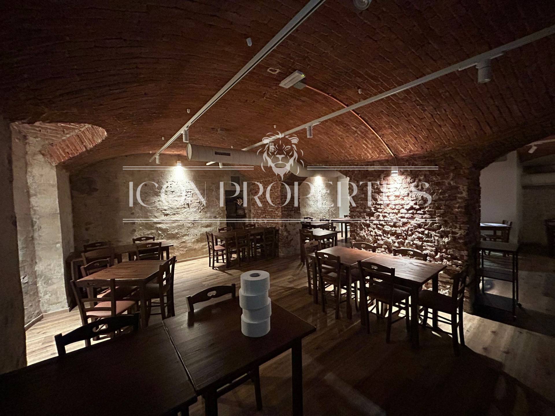 Negozio in affitto a Milano, Tortona